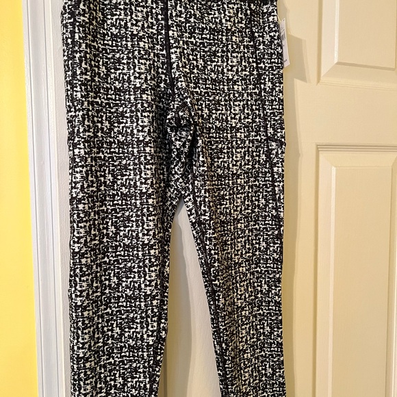 Gap Fit NWT power move leggings size M, ankle  length, high rise - Picture 2 of 5